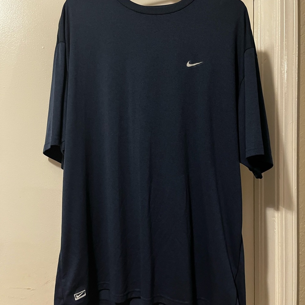 Nike Men's Dark Blue Short Sleeve Tee